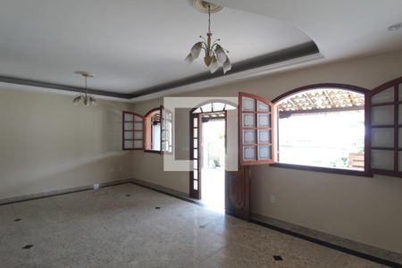 Sala de casa à venda com 5 quartos, 260m² em Céu Azul, Belo Horizonte