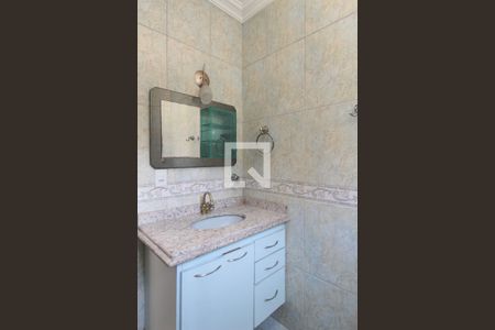 Casa à venda com 260m², 5 quartos e 6 vagasBanheiro da Suite 2