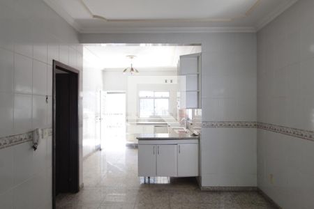 Casa à venda com 260m², 5 quartos e 6 vagasCopa