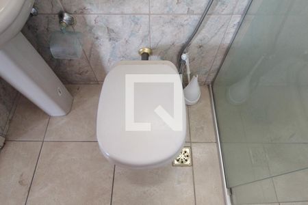 Casa à venda com 260m², 5 quartos e 6 vagasBanheiro da Suite 1