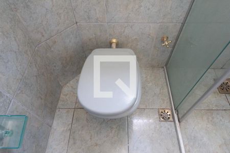 Casa à venda com 260m², 5 quartos e 6 vagasBanheiro da Suite 2