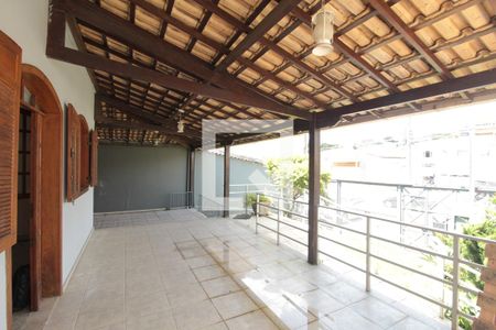 Casa à venda com 260m², 5 quartos e 6 vagasFachada