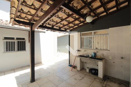 Casa à venda com 260m², 5 quartos e 6 vagasÁrea de Serviço