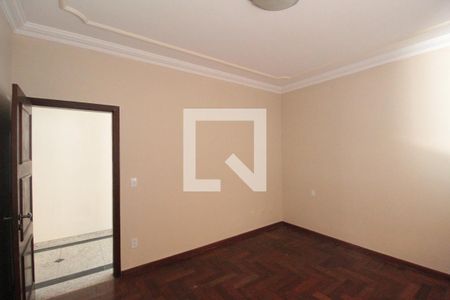 Casa à venda com 260m², 5 quartos e 6 vagasQuarto