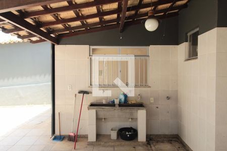 Casa à venda com 260m², 5 quartos e 6 vagasÁrea de Serviço