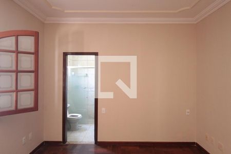 Casa à venda com 260m², 5 quartos e 6 vagasSuite 3