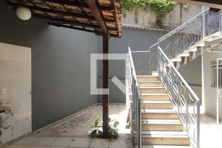 Casa à venda com 260m², 5 quartos e 6 vagasÁrea de Serviço