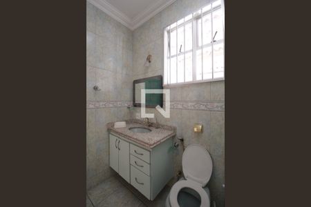 Casa à venda com 260m², 5 quartos e 6 vagasBanheiro Social