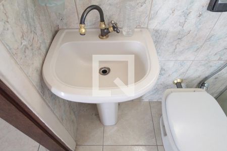 Casa à venda com 260m², 5 quartos e 6 vagasBanheiro da Suite 1