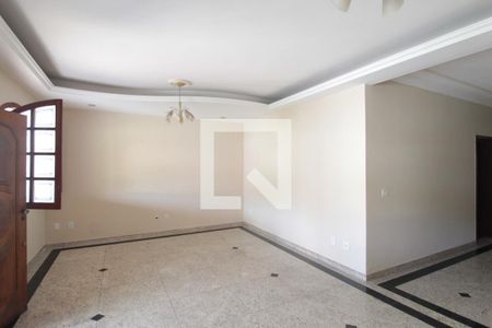 Sala de casa à venda com 5 quartos, 260m² em Céu Azul, Belo Horizonte