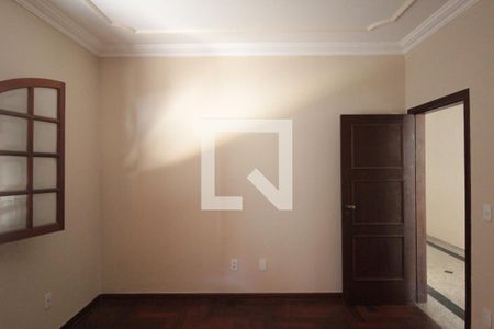 Casa à venda com 260m², 5 quartos e 6 vagasQuarto