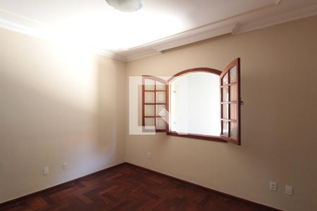 Casa à venda com 260m², 5 quartos e 6 vagasSuite 3