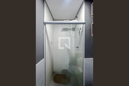 Banheiro de kitnet/studio para alugar com 1 quarto, 30m² em Mooca, São Paulo