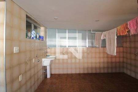 Casa à venda com 220m², 4 quartos e 2 vagasÁrea de Serviço