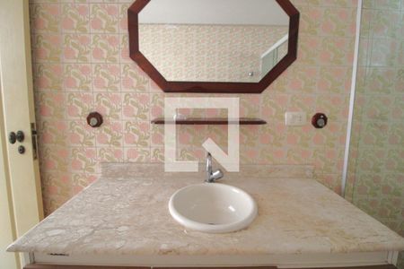 Casa à venda com 220m², 4 quartos e 2 vagasBanheiro 2