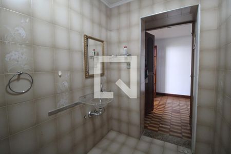 Casa à venda com 220m², 4 quartos e 2 vagasBanheiro 1