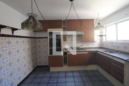 Casa à venda com 220m², 4 quartos e 2 vagasCozinha