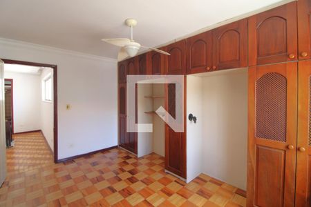Casa à venda com 220m², 4 quartos e 2 vagasQuarto 2