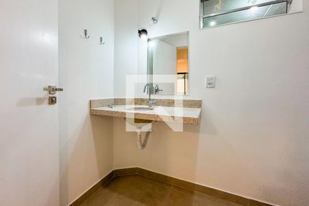 Apartamento para alugar com 72m², 2 quartos e sem vagaBanheiro Corredor