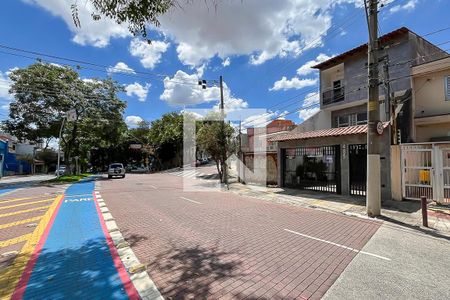 Casa à venda com 219m², 3 quartos e 3 vagasFachada + plaquinha