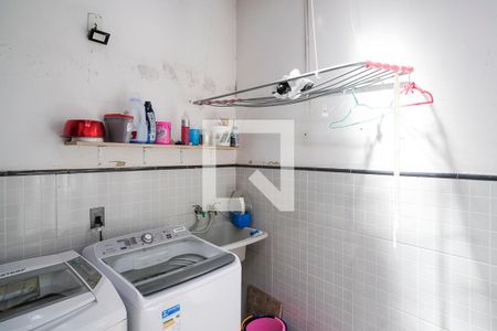 Casa à venda com 219m², 3 quartos e 3 vagasÁrea de serviço