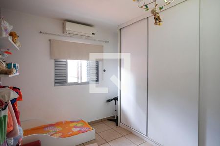 Casa à venda com 219m², 3 quartos e 3 vagasQuarto 2