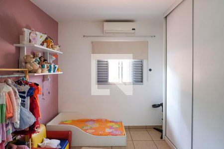 Casa à venda com 219m², 3 quartos e 3 vagasQuarto 2