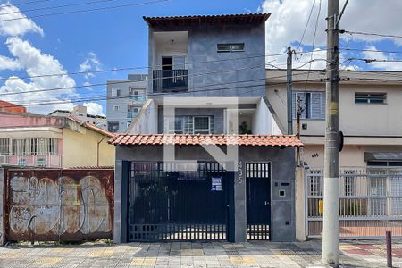 Casa à venda com 219m², 3 quartos e 3 vagasFachada + plaquinha