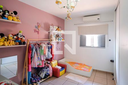 Casa à venda com 219m², 3 quartos e 3 vagasQuarto 2