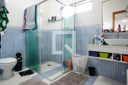 Casa à venda com 219m², 3 quartos e 3 vagasBanheiro da suíte