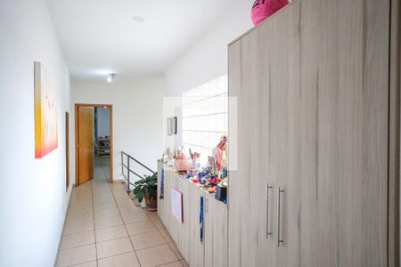 Casa à venda com 219m², 3 quartos e 3 vagasCorredor dos quartos