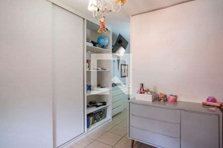 Casa à venda com 219m², 3 quartos e 3 vagasQuarto 2