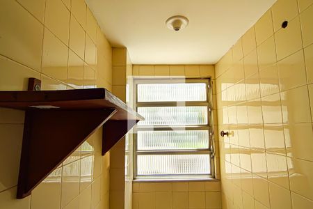 Apartamento à venda com 98m², 2 quartos e 2 vagasbanheiro de serviço