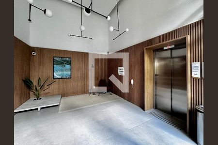 Apartamento à venda com 162m², 3 quartos e 3 vagas Apartamento à venda com 162m², 3 quartos e 3 vagasHall Social Bloco