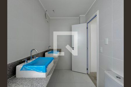 Apartamento à venda com 162m², 3 quartos e 3 vagas Apartamento à venda com 162m², 3 quartos e 3 vagasBanheiro Suíte 2