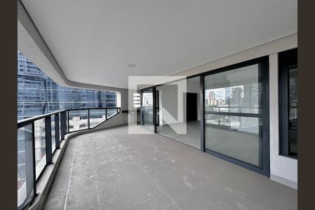 Apartamento à venda com 162m², 3 quartos e 3 vagas Apartamento à venda com 162m², 3 quartos e 3 vagasVaranda