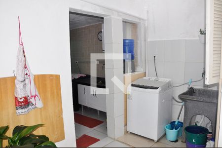 Casa à venda com 100m², 2 quartos e 1 vagaÁrea de Serviço