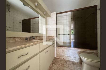 Apartamento para alugar com 208m², 3 quartos e 2 vagasSuíte - Banheiro