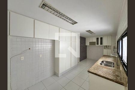 Apartamento para alugar com 208m², 3 quartos e 2 vagasCozinha