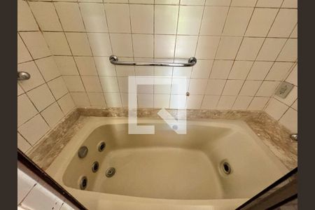 Apartamento para alugar com 208m², 3 quartos e 2 vagasSuíte - Banheiro