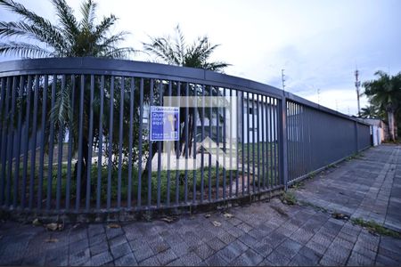 Casa para alugar com 750m², 8 quartos e 5 vagasFachada - Placa