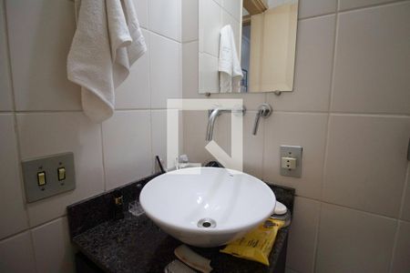 Apartamento à venda com 103m², 3 quartos e 1 vaga Apartamento à venda com 103m², 3 quartos e 1 vagaBanheiro 2