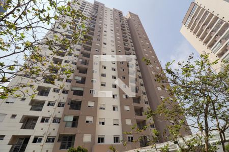 Apartamento para alugar com 47m², 2 quartos e 1 vaga Apartamento para alugar com 47m², 2 quartos e 1 vagaFachada