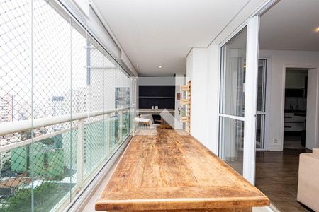 Varanda de apartamento para alugar com 3 quartos, 127m² em Consolação, São Paulo