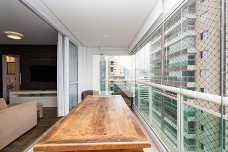Varanda de apartamento para alugar com 3 quartos, 127m² em Consolação, São Paulo