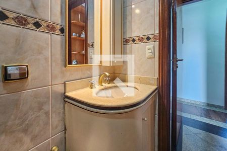 Apartamento para alugar com 300m², 5 quartos e 3 vagasBanheiro da Suíte 2