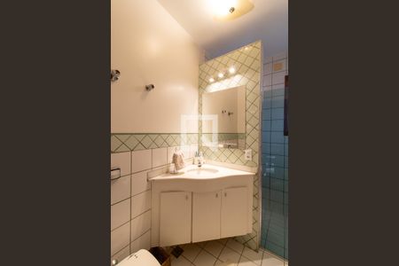 Casa de condomínio à venda com 445m², 3 quartos e 4 vagasBanheiro