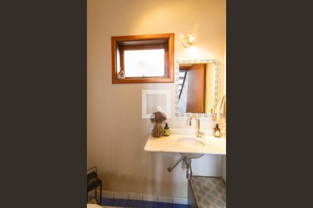 Casa de condomínio à venda com 445m², 3 quartos e 4 vagasLavabo