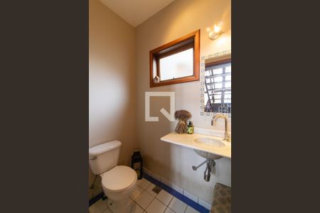 Casa de condomínio à venda com 445m², 3 quartos e 4 vagasLavabo