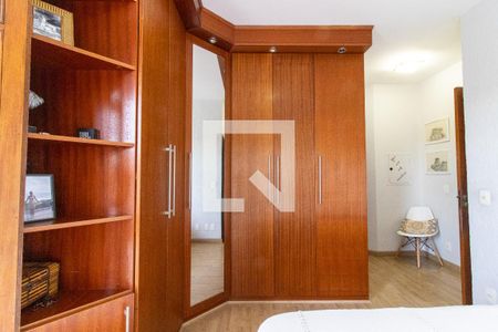 Casa de condomínio à venda com 445m², 3 quartos e 4 vagasQuarto 1